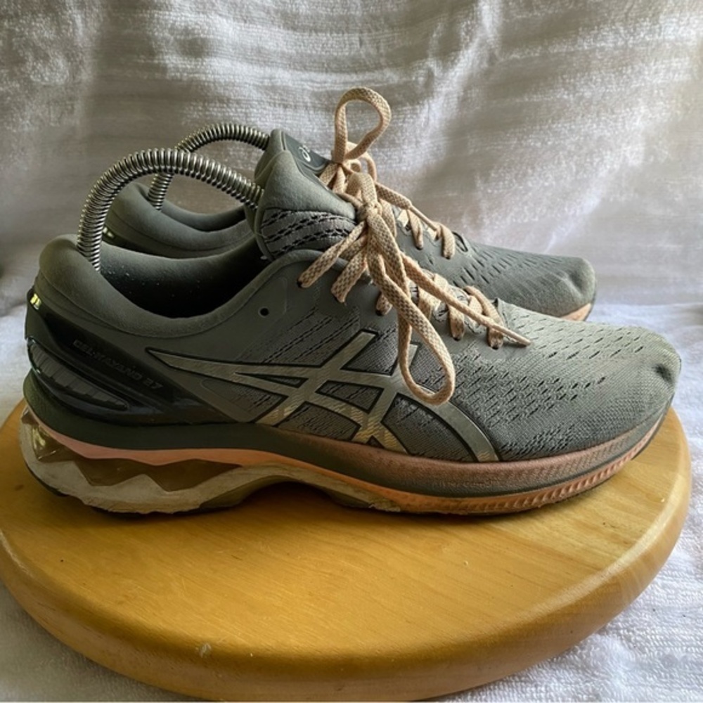 ASICS Shoes Women’s Size 10 Lace Up Gray Sneaker’s